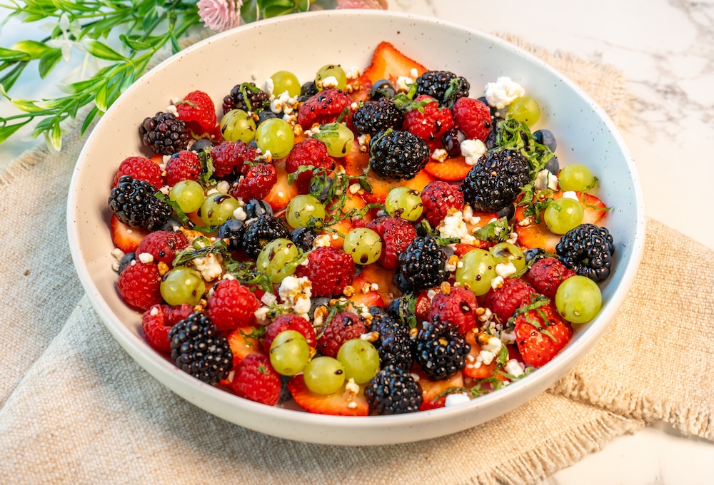 strawberry fig salad final dish
