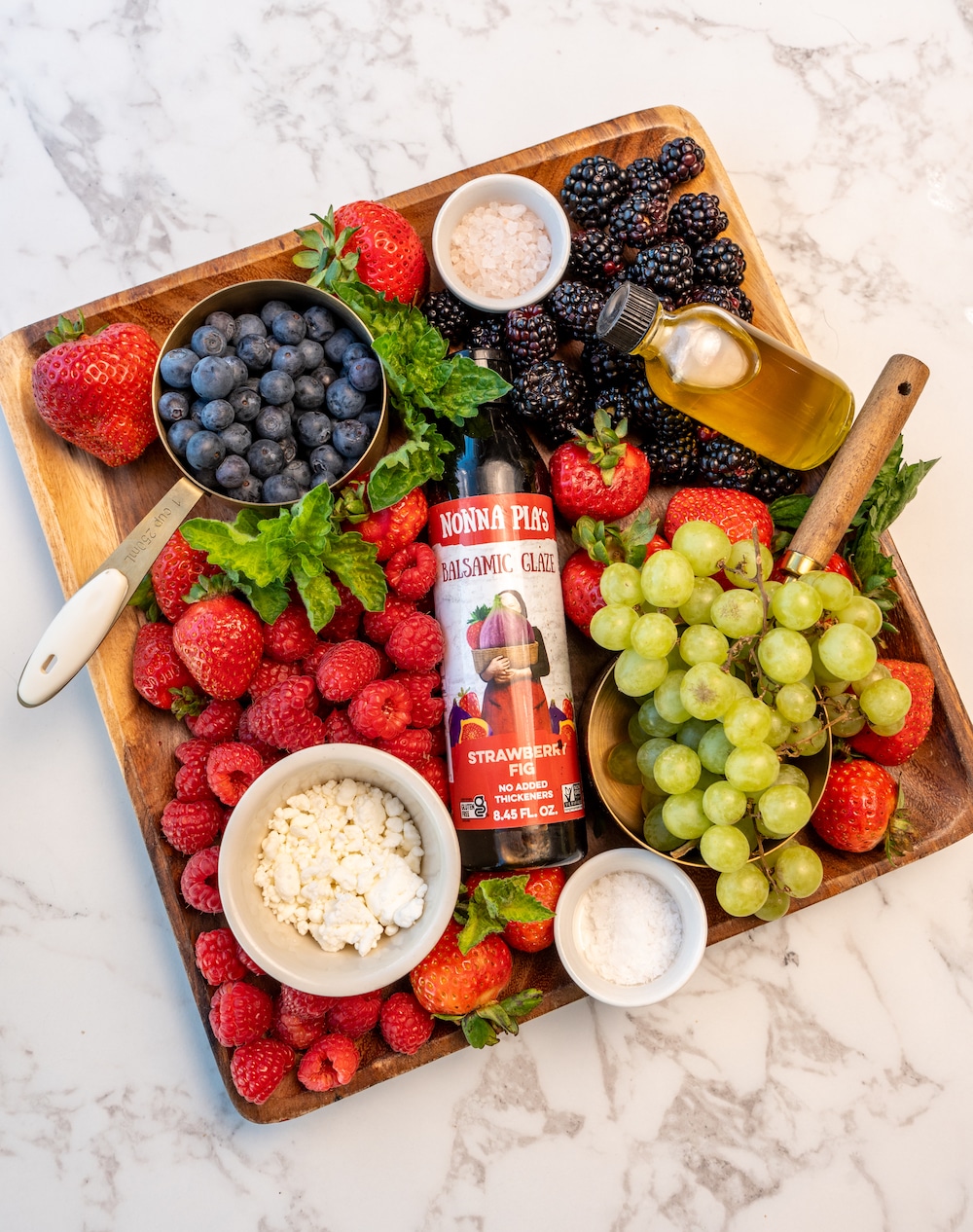 strawberry fig salad ingredients